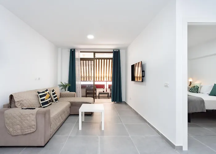 Home2book Americas Flat, Pool & Terrace * 아로나