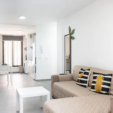 Home2book Americas Flat, Pool & Terrace * 아로나