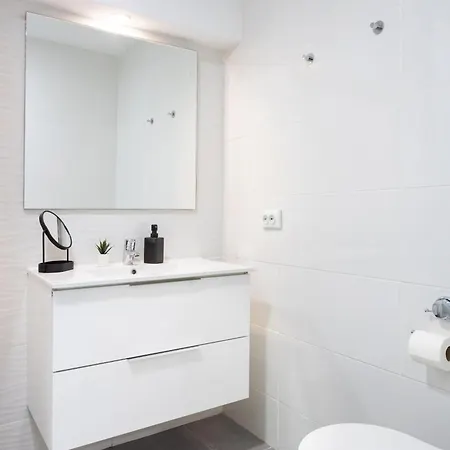 Home2book Americas Flat, Pool & Terrace 아로나