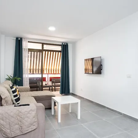 Home2book Americas Flat, Pool & Terrace 아파트