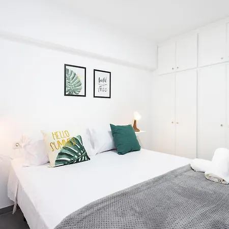 아파트 Home2book Americas Flat, Pool & Terrace 아로나